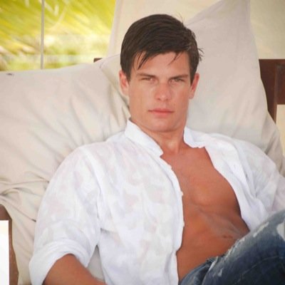 Javier Anzil es parte de una excelente producción publicitaria